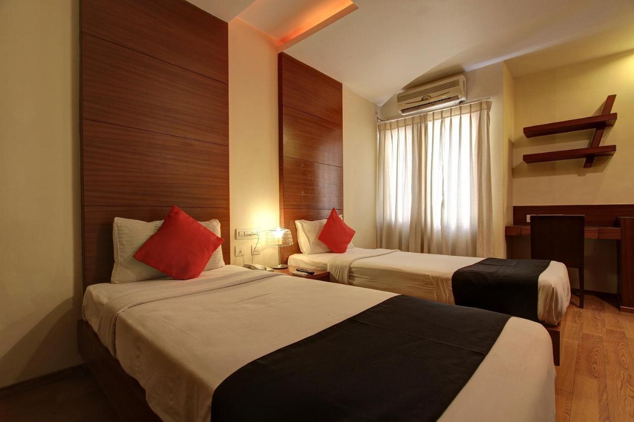 Collection O 29684 Hotel Vikram Palace & Restaurant Dayal Bagh Экстерьер фото